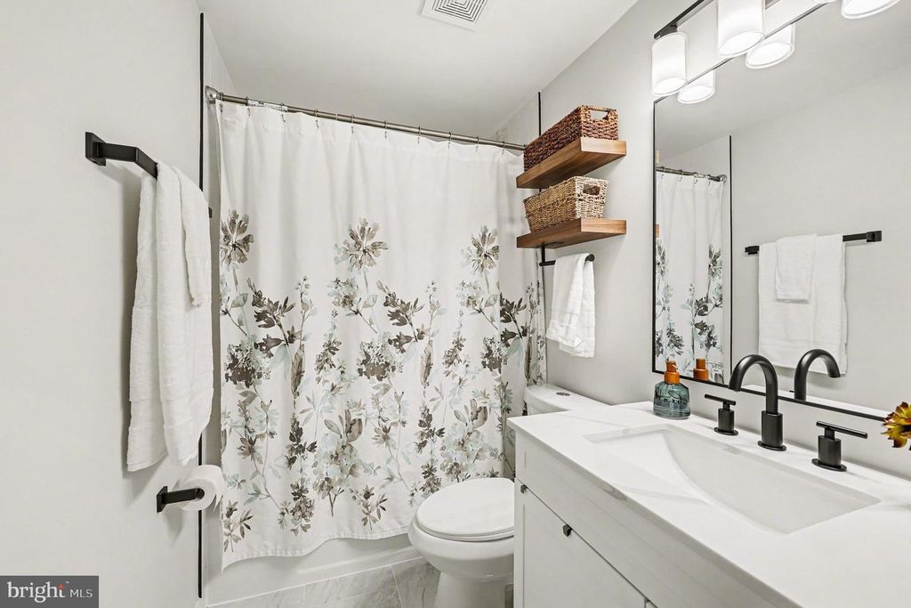 Image 18 of property listing at 9205 FRIAR RD, Fort Washington, MD 20744