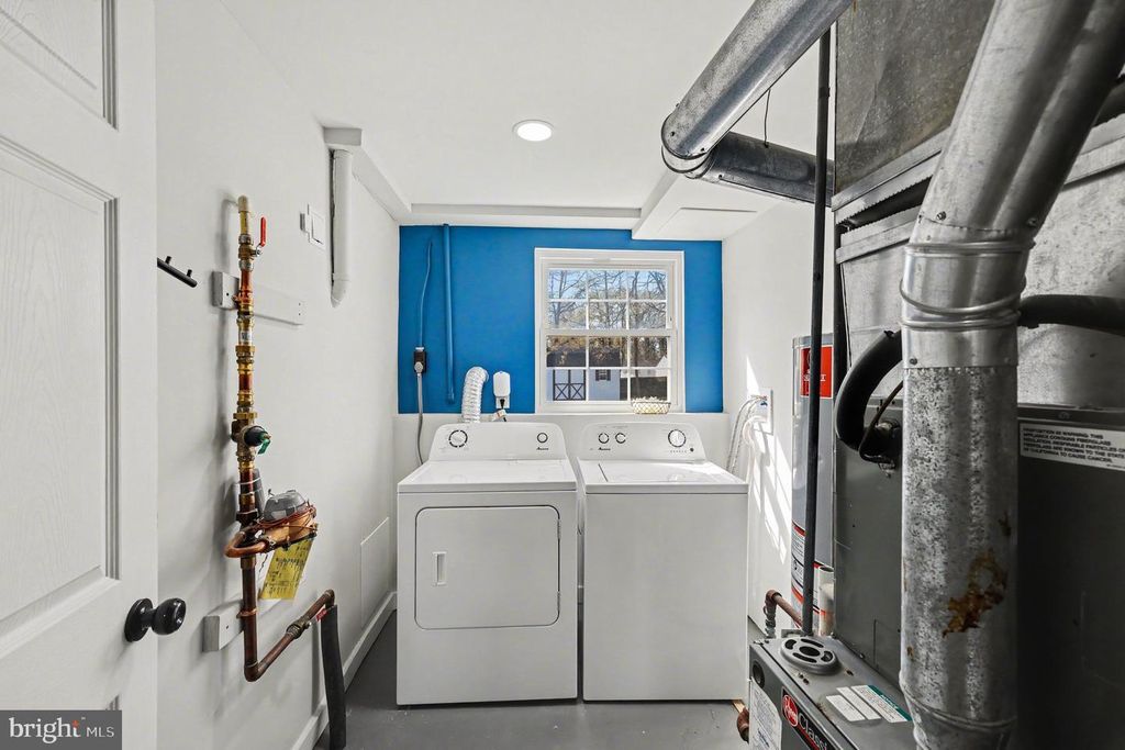 Image 20 of property listing at 9205 FRIAR RD, Fort Washington, MD 20744