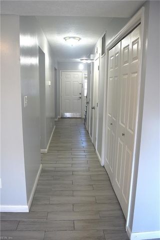 304 Circuit Ln Unit B, Newport News, VA 23608