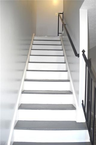 304 Circuit Ln Unit B, Newport News, VA 23608