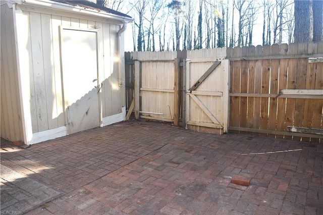 304 Circuit Ln Unit B, Newport News, VA 23608