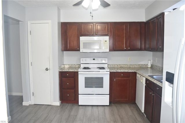 304 Circuit Ln Unit B, Newport News, VA 23608