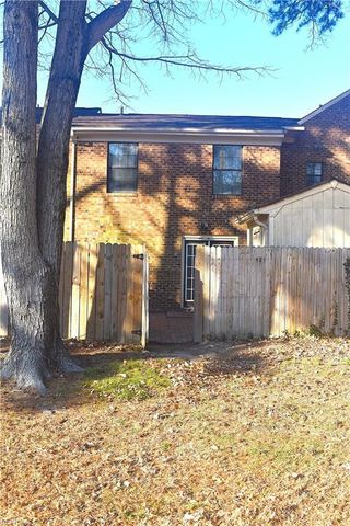 304 Circuit Ln Unit B, Newport News, VA 23608