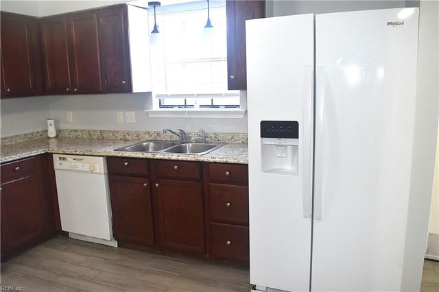 304 Circuit Ln Unit B, Newport News, VA 23608