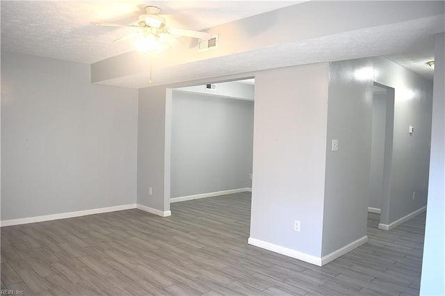 304 Circuit Ln Unit B, Newport News, VA 23608