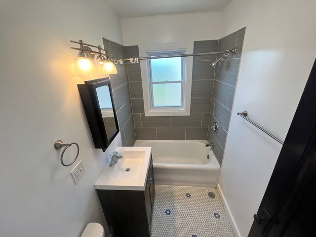 3021 W 58th Street 2, Chicago, IL 60629