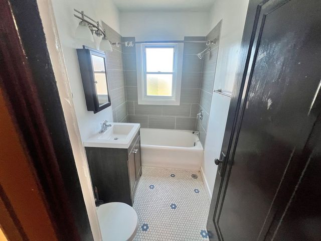 3021 W 58th Street 2, Chicago, IL 60629