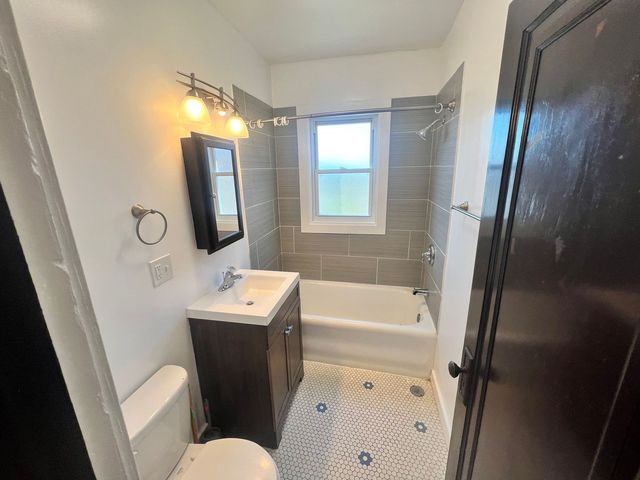 3021 W 58th Street 2, Chicago, IL 60629