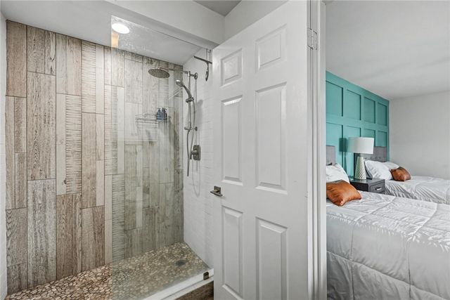 111 Caribbean Dr, Corpus Christi, TX 78418