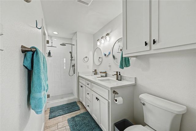 111 Caribbean Dr, Corpus Christi, TX 78418