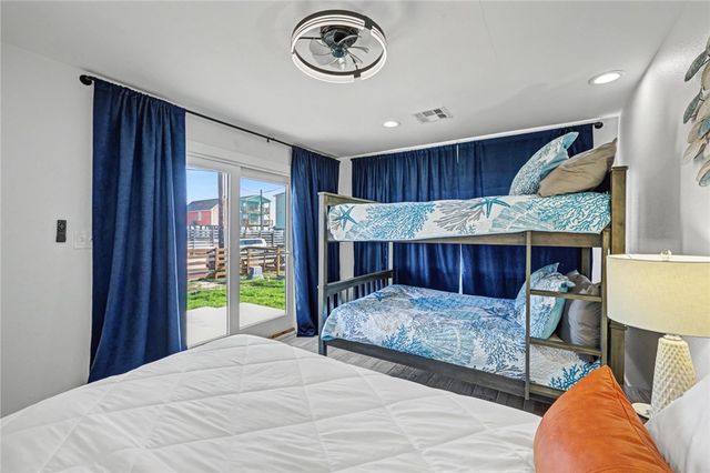 111 Caribbean Dr, Corpus Christi, TX 78418