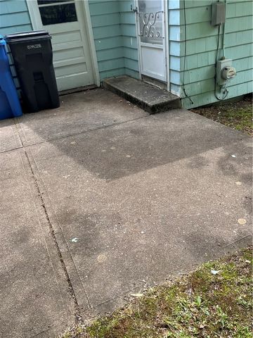 1369 Hope Road, Cranston, RI 02831