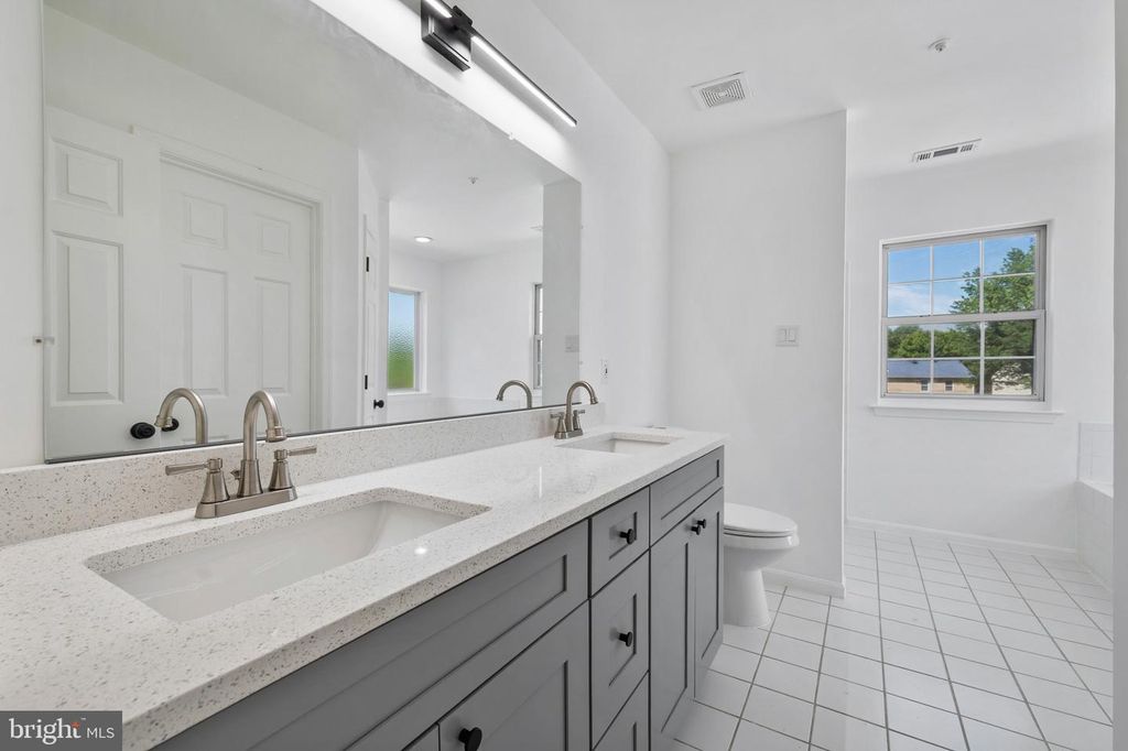 Image 20 of property listing at 404 PRAIRIE CT, Upper Marlboro, MD 20774