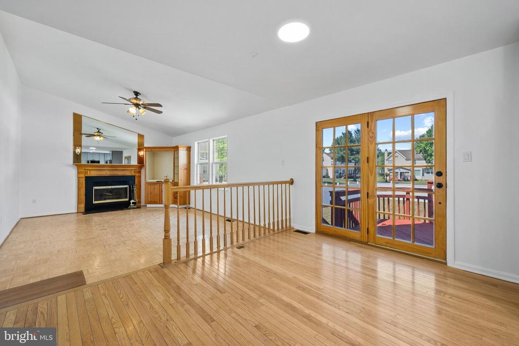 Image 4 of property listing at 404 PRAIRIE CT, Upper Marlboro, MD 20774