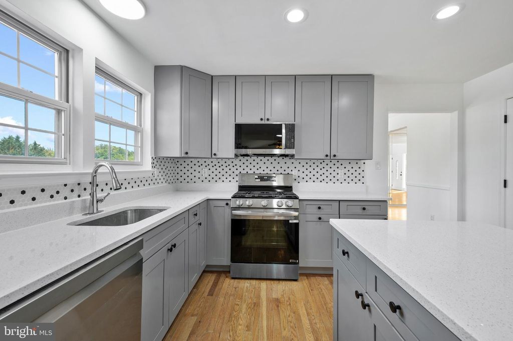 Image 6 of property listing at 404 PRAIRIE CT, Upper Marlboro, MD 20774