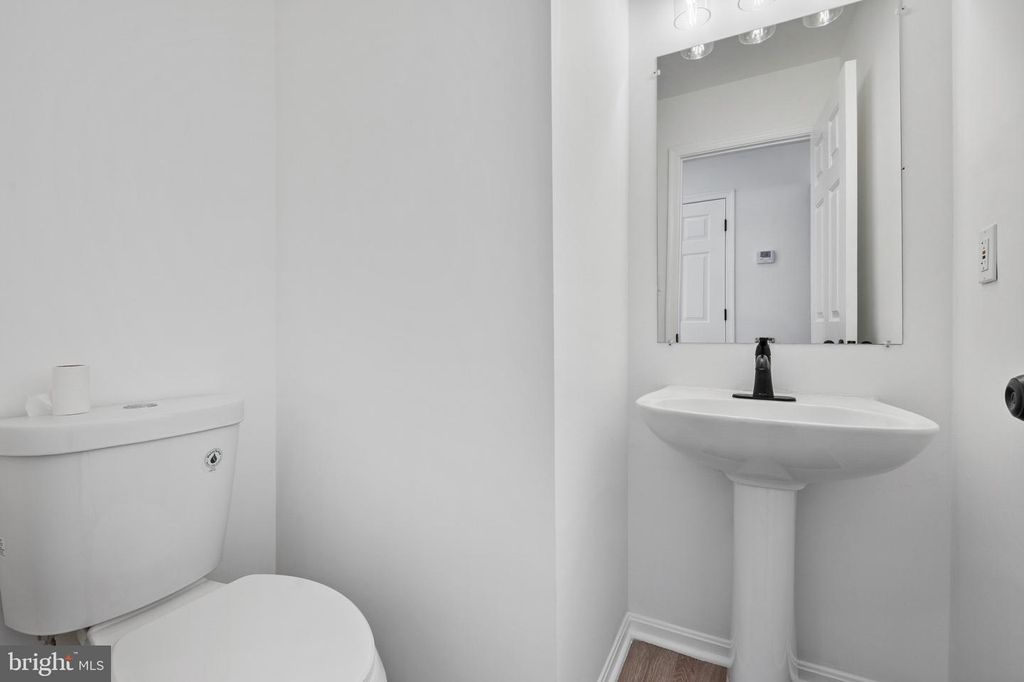 Image 9 of property listing at 404 PRAIRIE CT, Upper Marlboro, MD 20774