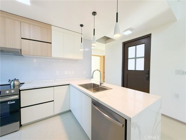 1 Quiet Hills Circle Drive, Phillips Ranch, CA 91766