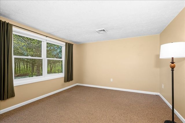 96 Ridge Rd, Northborough, MA 01532