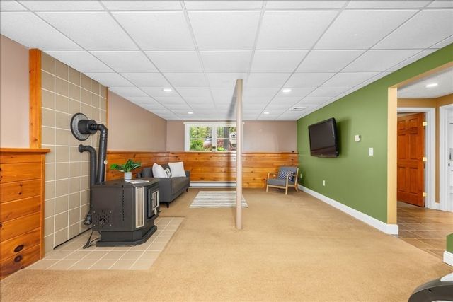 96 Ridge Rd, Northborough, MA 01532