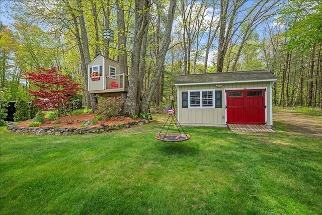 96 Ridge Rd, Northborough, MA 01532