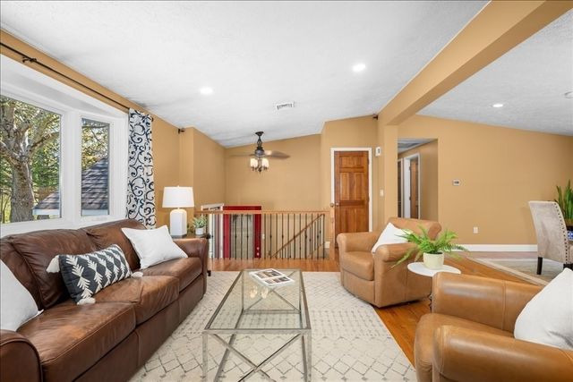 96 Ridge Rd, Northborough, MA 01532