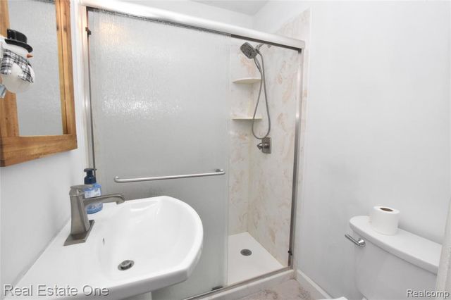 763 S Winding Drive, Waterford, MI 48328