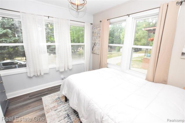 763 S Winding Drive, Waterford, MI 48328