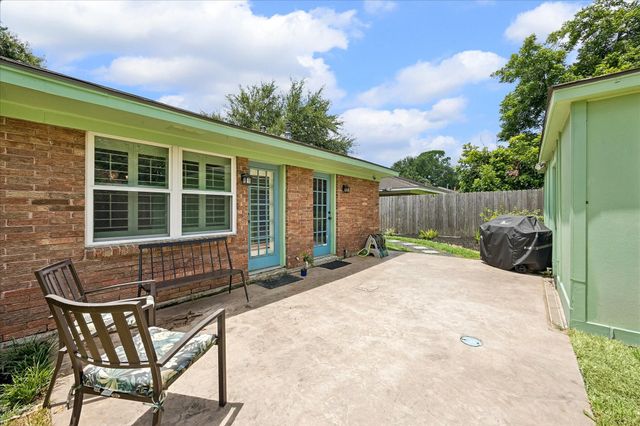 8114 Twin Hills Drive, Houston, TX 77071