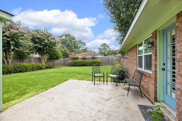 8114 Twin Hills Drive, Houston, TX 77071