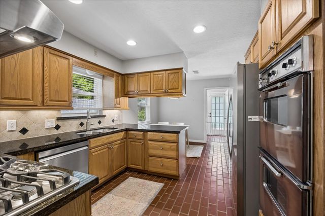 8114 Twin Hills Drive, Houston, TX 77071