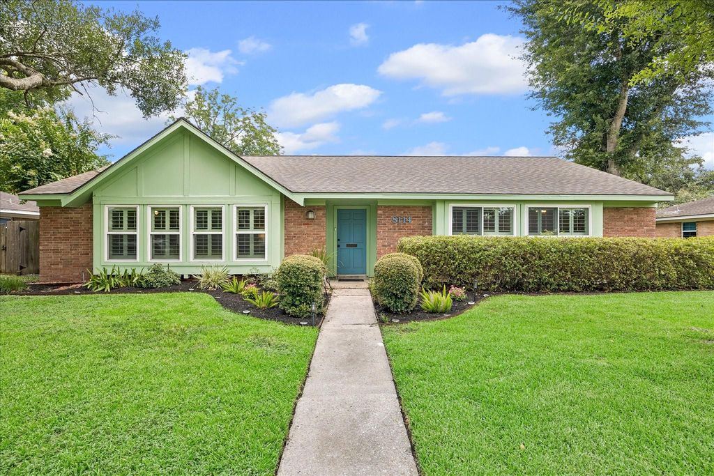 8114 Twin Hills Drive, Houston, TX 77071
