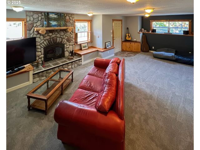 30517 K Pl, Ocean Park, WA 98640