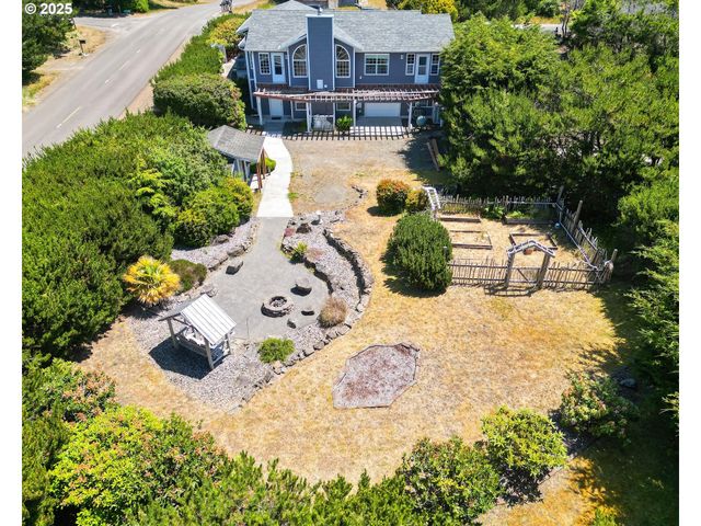 30517 K Pl, Ocean Park, WA 98640