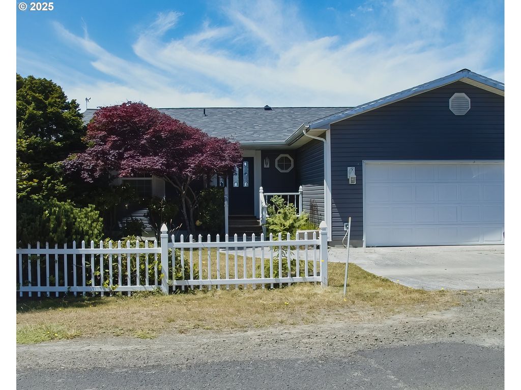 30517 K Pl, Ocean Park, WA 98640