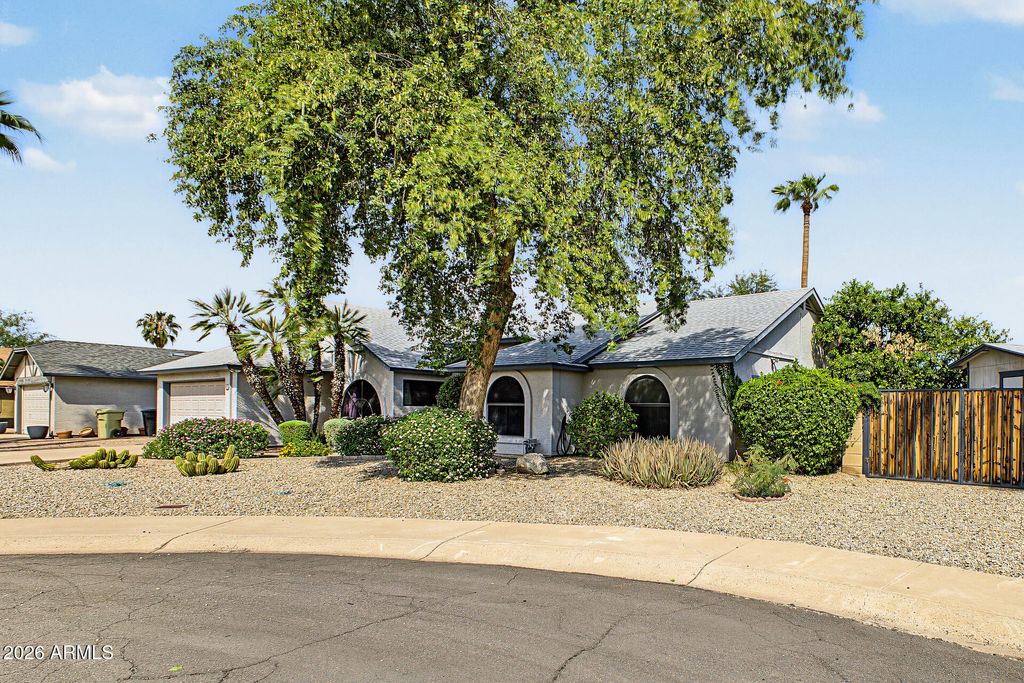 6308 W PORT ROYALE Lane, Glendale, AZ 85306 — photo 2
