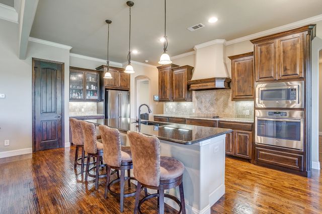 190 Ethan Drive, Hudson Oaks, TX 76087