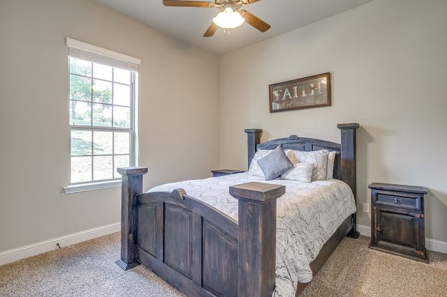 190 Ethan Drive, Hudson Oaks, TX 76087