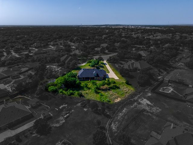 190 Ethan Drive, Hudson Oaks, TX 76087