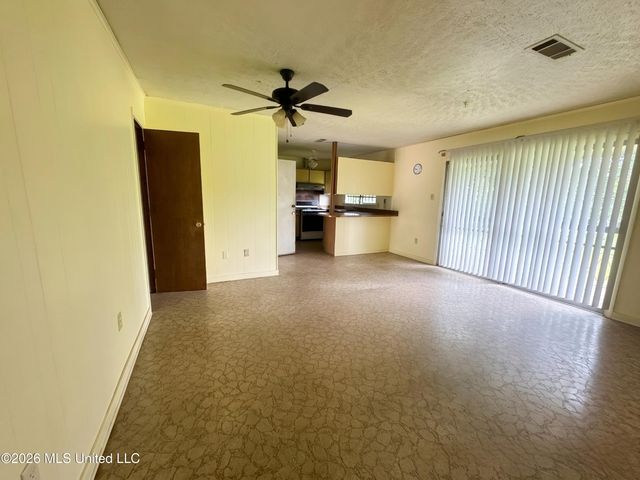 2002 Queensroad Avenue, Jackson, MS 39213