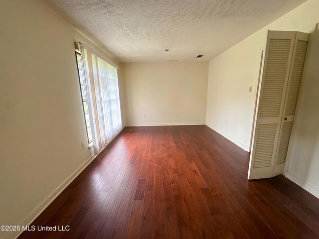 2002 Queensroad Avenue, Jackson, MS 39213