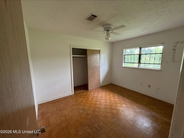 2002 Queensroad Avenue, Jackson, MS 39213
