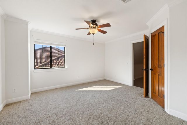 41 Tiburon DR, The Hills, TX 78738