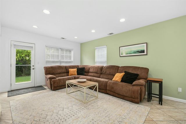 1 Ariel Drive, Middle Island, NY 11953