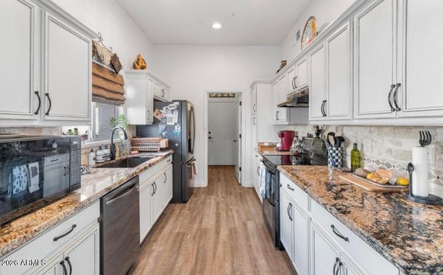 8094 W ZOE ELLA Way, Peoria, AZ 85382