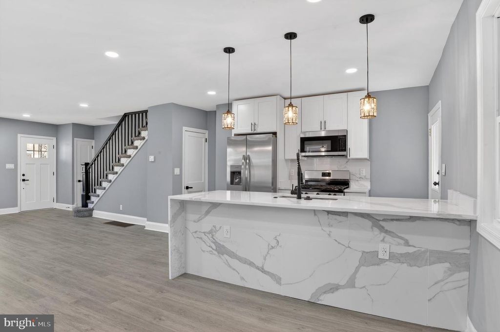 1 N CULVER ST, Baltimore, MD 21229