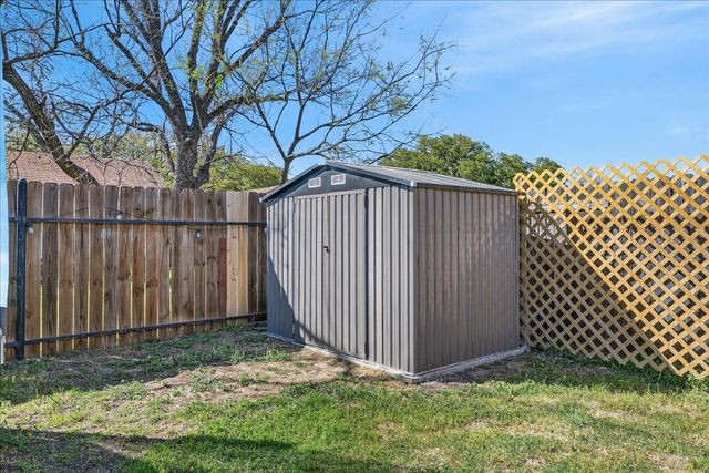 124 Travis, Dublin, TX 76446