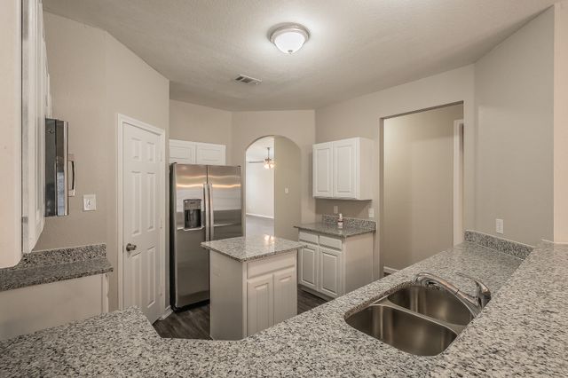 2301 Springmere Drive, Arlington, TX 76012