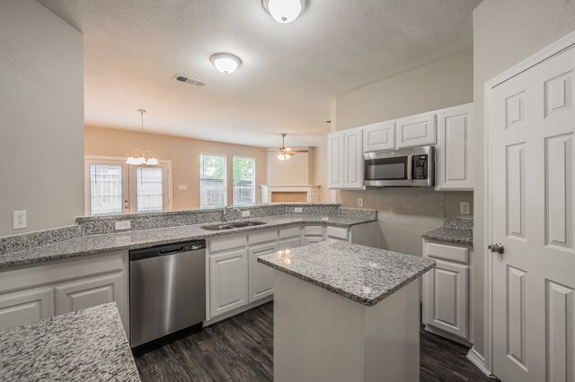 2301 Springmere Drive, Arlington, TX 76012