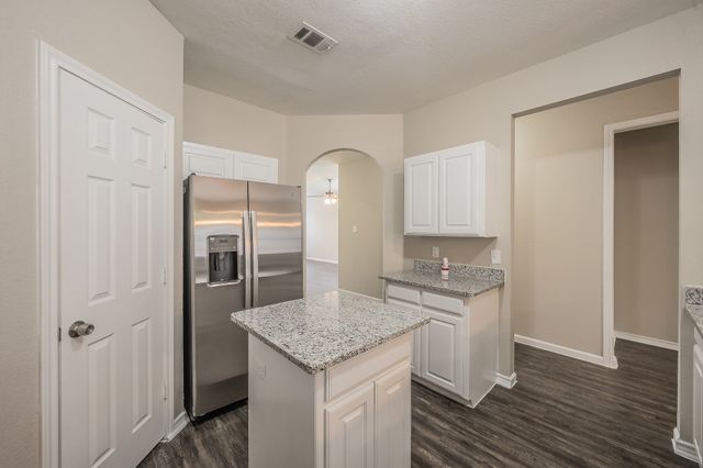 2301 Springmere Drive, Arlington, TX 76012