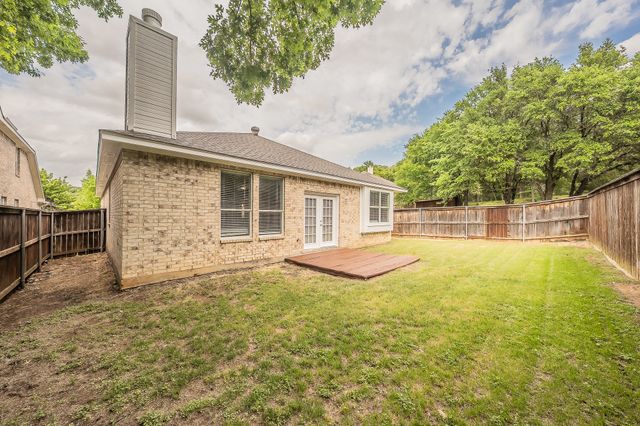 2301 Springmere Drive, Arlington, TX 76012
